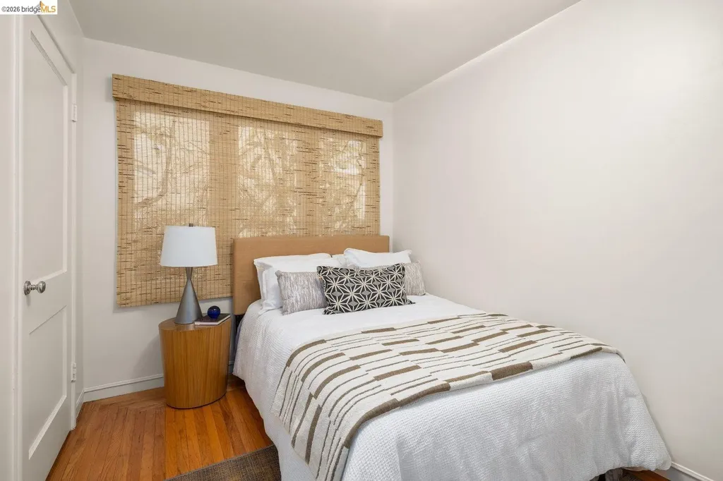 10 Burdeck Court Oakland CA 94602