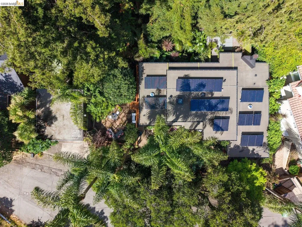 10 Burdeck Court Oakland CA 94602