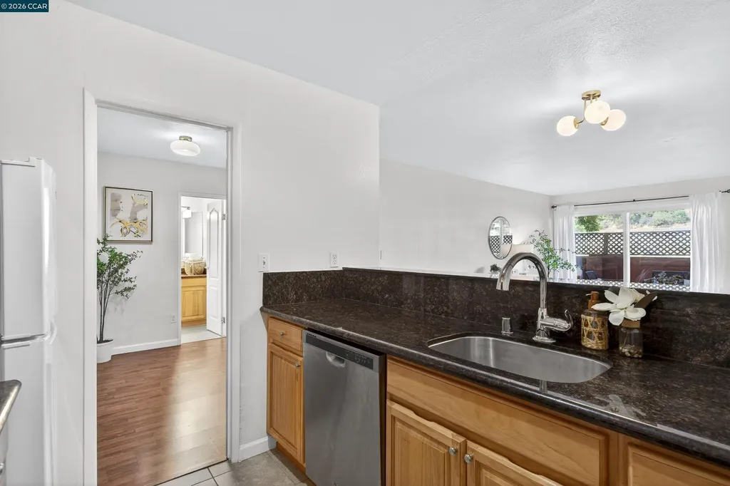 2005 Pleasant Valley Avenue Oakland CA 94611
