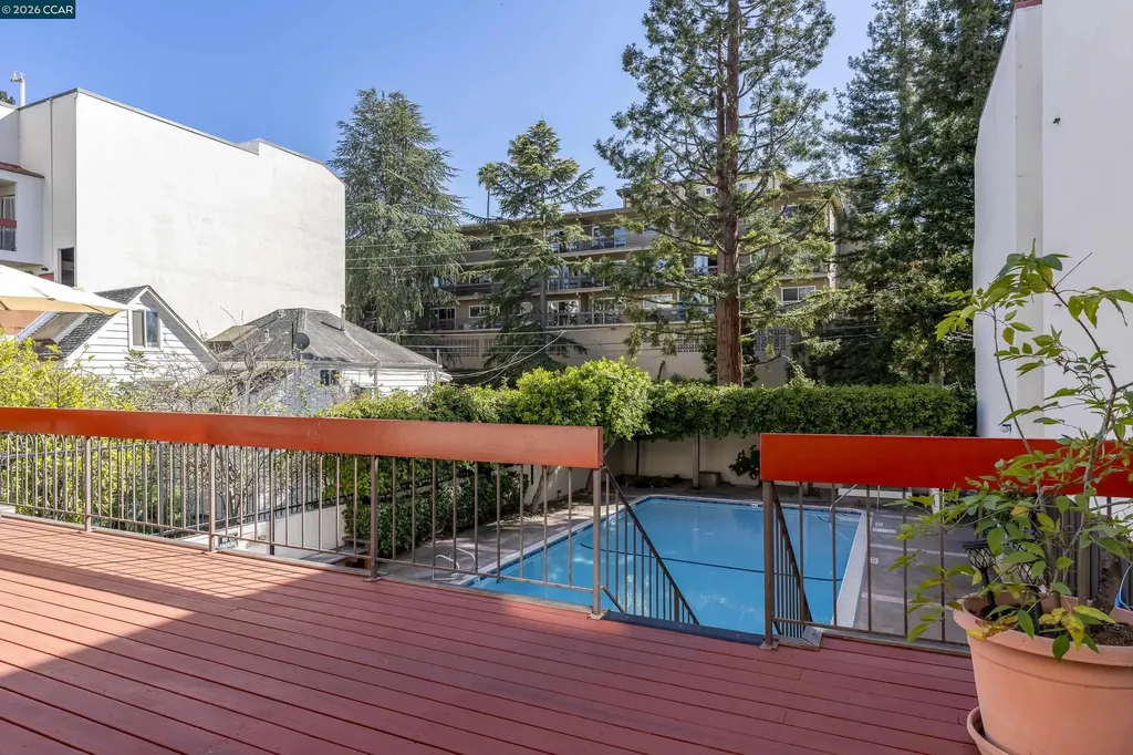 2005 Pleasant Valley Avenue Oakland CA 94611