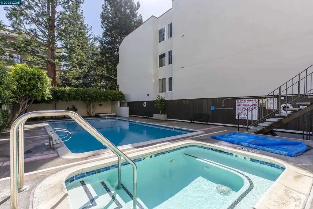 2005 Pleasant Valley Avenue Oakland CA 94611