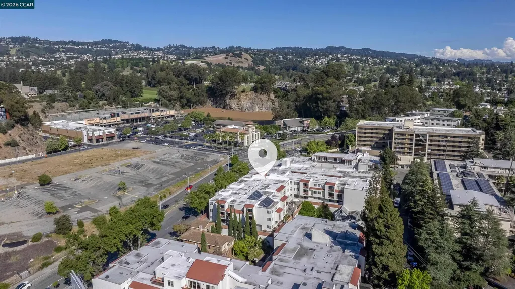 2005 Pleasant Valley Avenue Oakland CA 94611