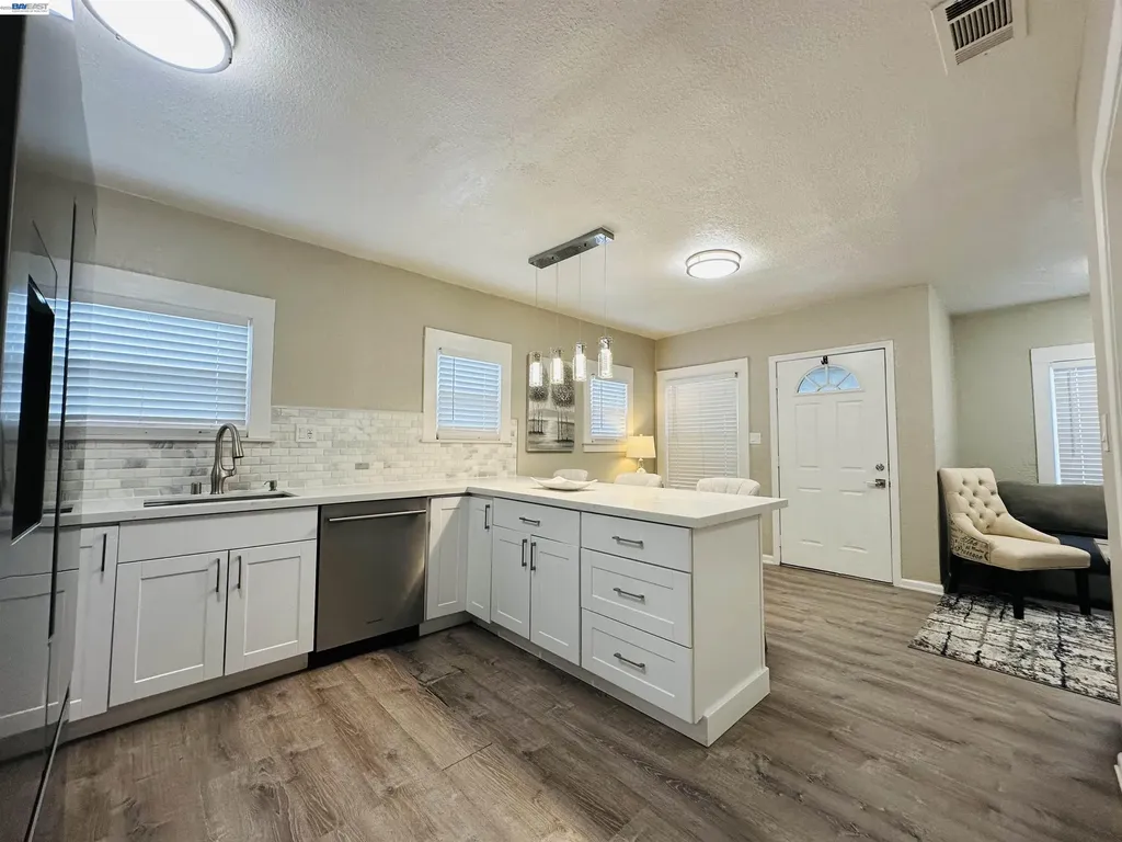 1249 88th Avenue Oakland CA 94621