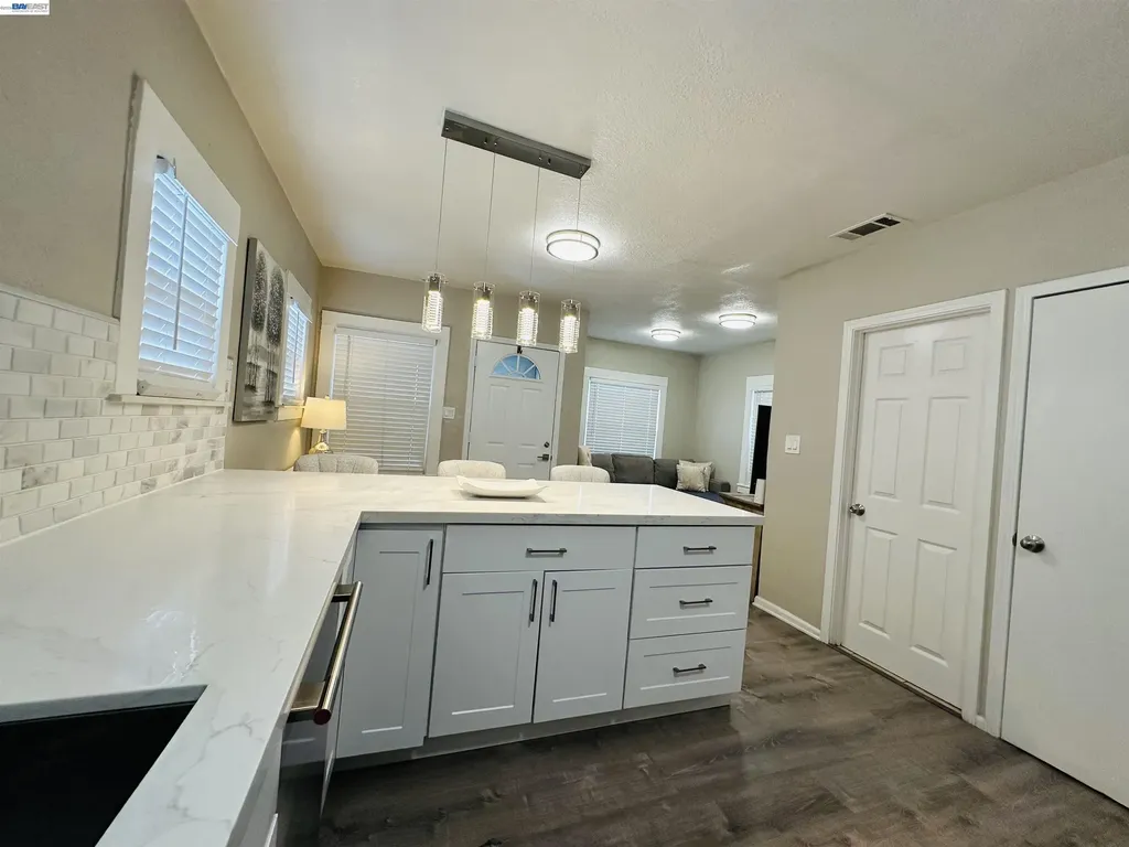 1249 88th Avenue Oakland CA 94621