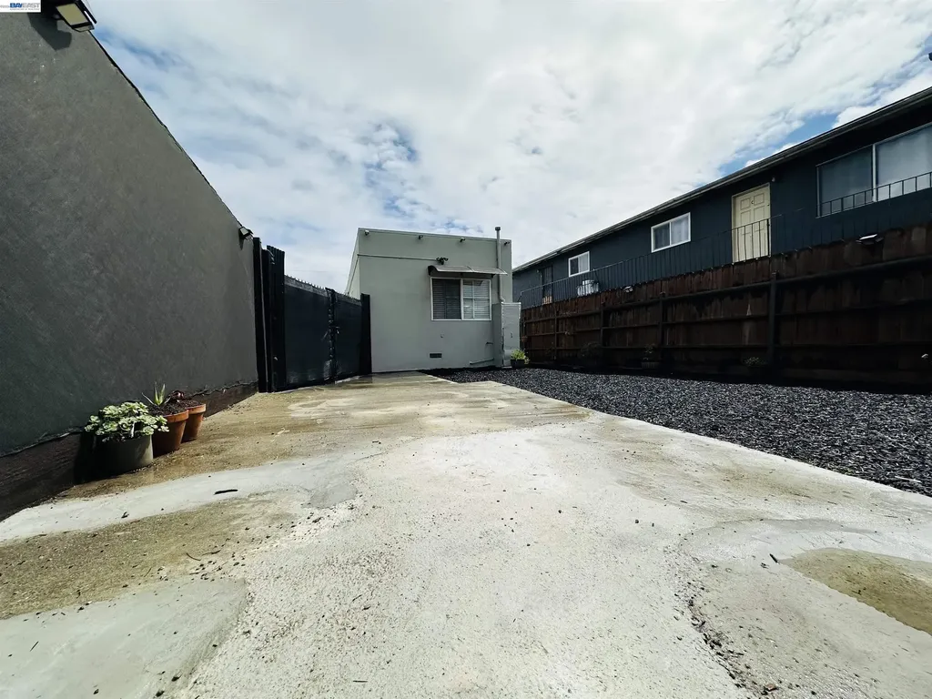 1249 88th Avenue Oakland CA 94621
