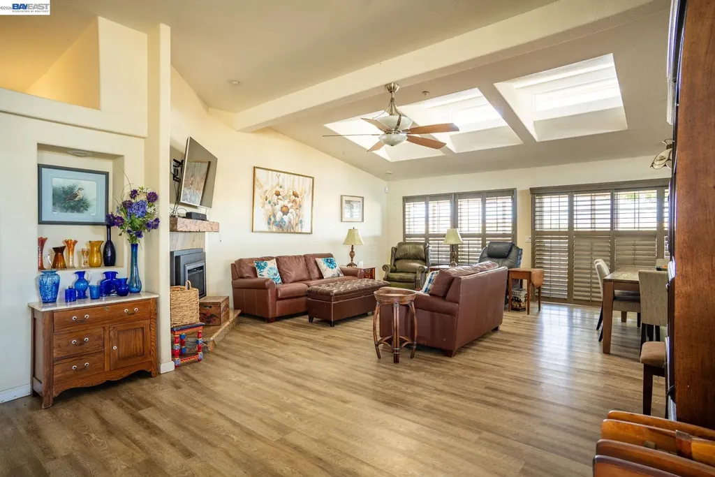2017 Walnut Boulevard Brentwood CA 94513