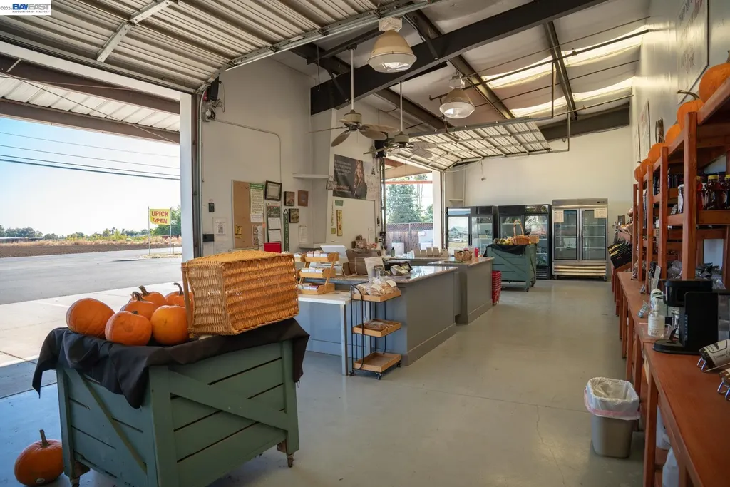 2017 Walnut Boulevard Brentwood CA 94513
