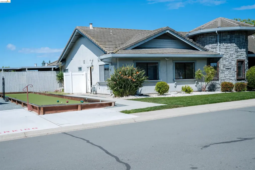 1909 Strasbourg Lane Antioch CA 94509
