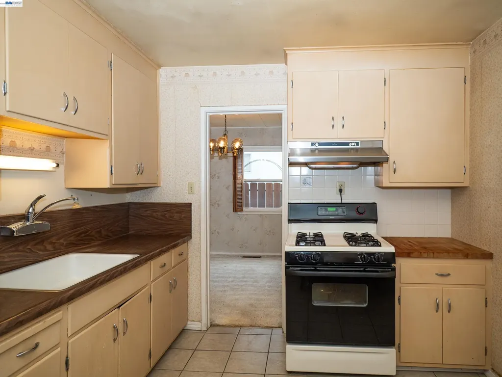 26447 Mocine Avenue Hayward CA 94544