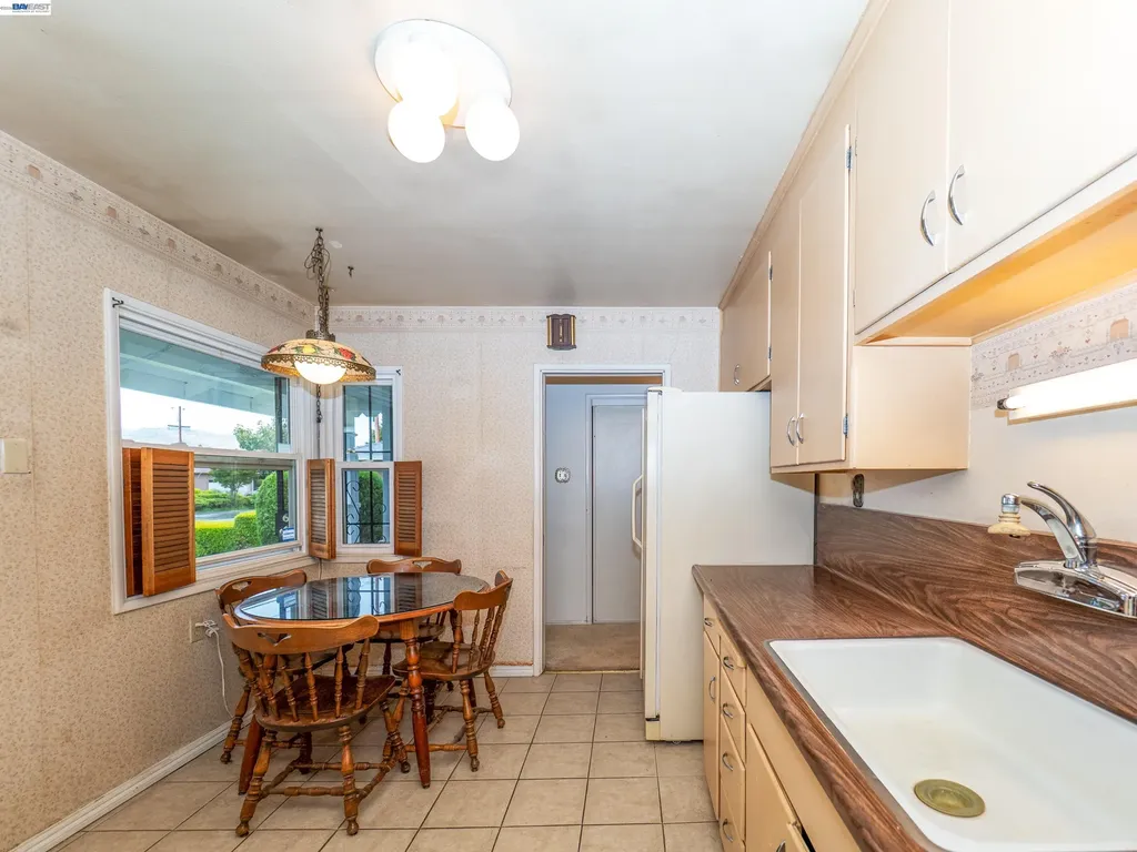 26447 Mocine Avenue Hayward CA 94544