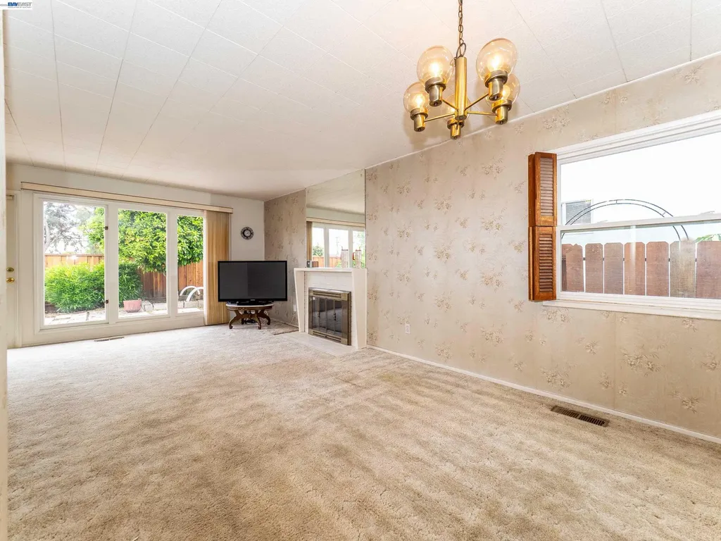 26447 Mocine Avenue Hayward CA 94544