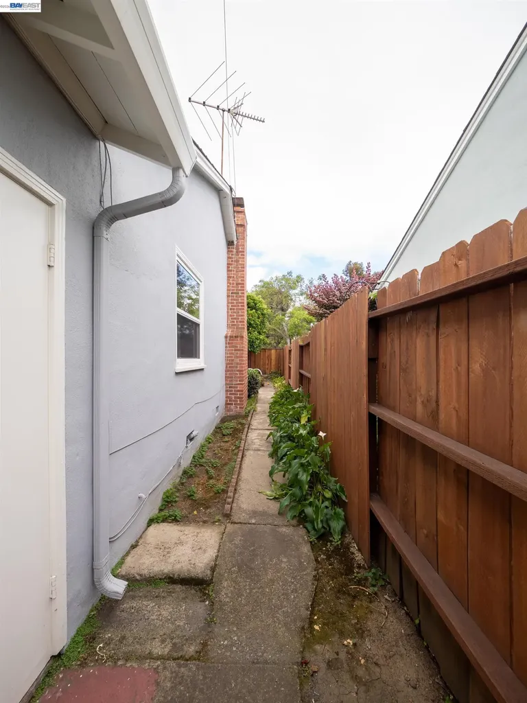 26447 Mocine Avenue Hayward CA 94544