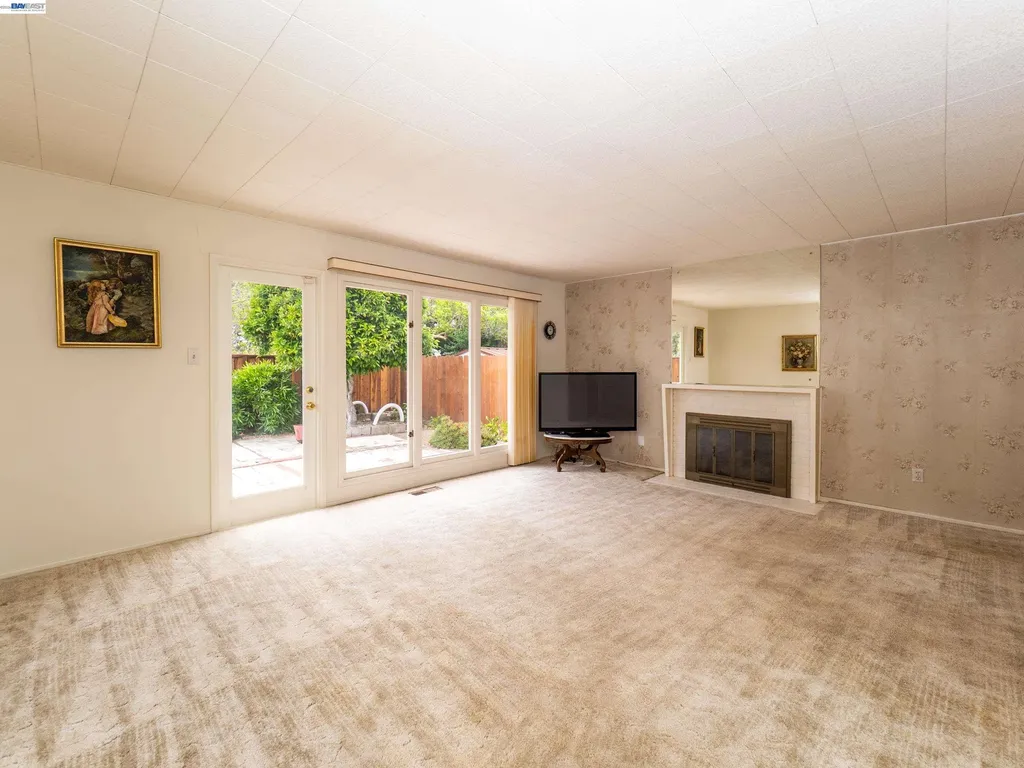 26447 Mocine Avenue Hayward CA 94544