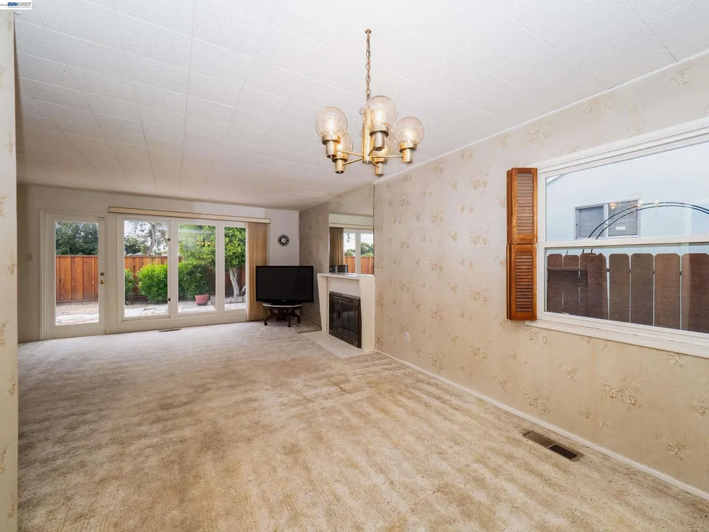 26447 Mocine Avenue Hayward CA 94544