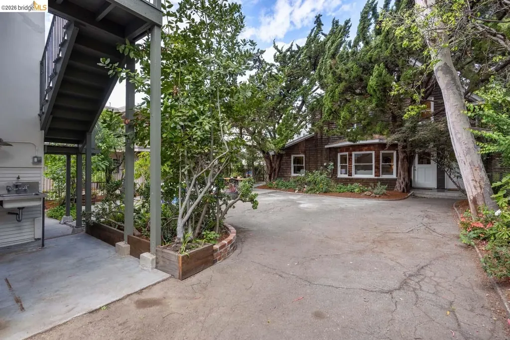 1937 Haste Street Berkeley CA 94704