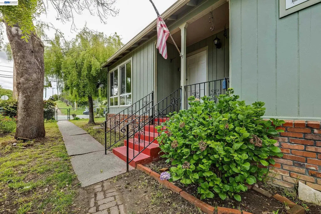 1947 E Street Hayward CA 94541
