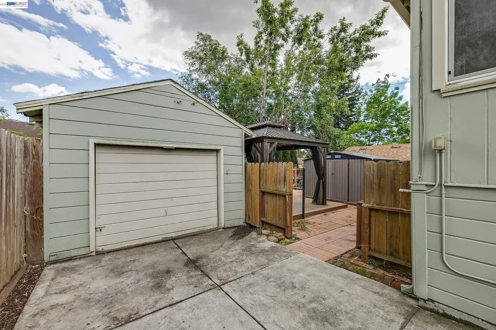 1947 E Street Hayward CA 94541