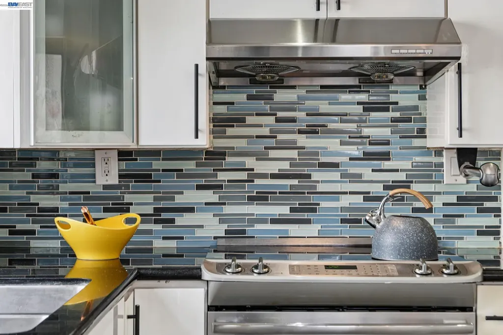 1129 Clarke Lane Alameda CA 94502