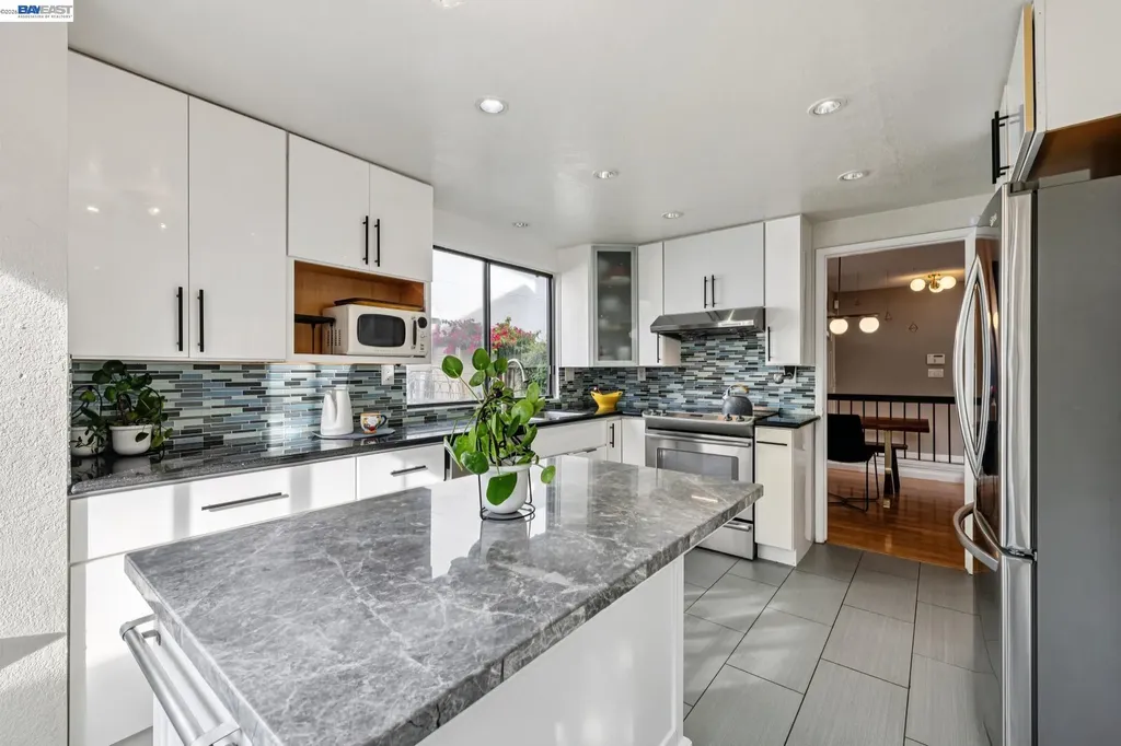 1129 Clarke Lane Alameda CA 94502