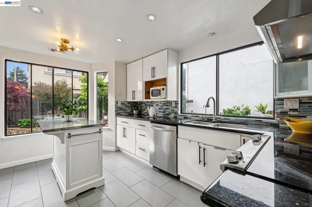 1129 Clarke Lane Alameda CA 94502