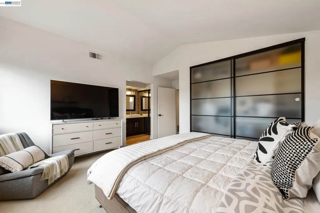 1129 Clarke Lane Alameda CA 94502