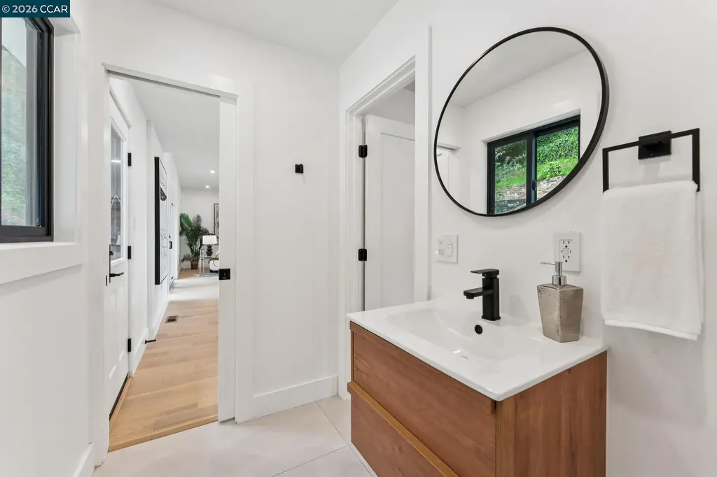 2090 Wrenn Oakland CA 94602