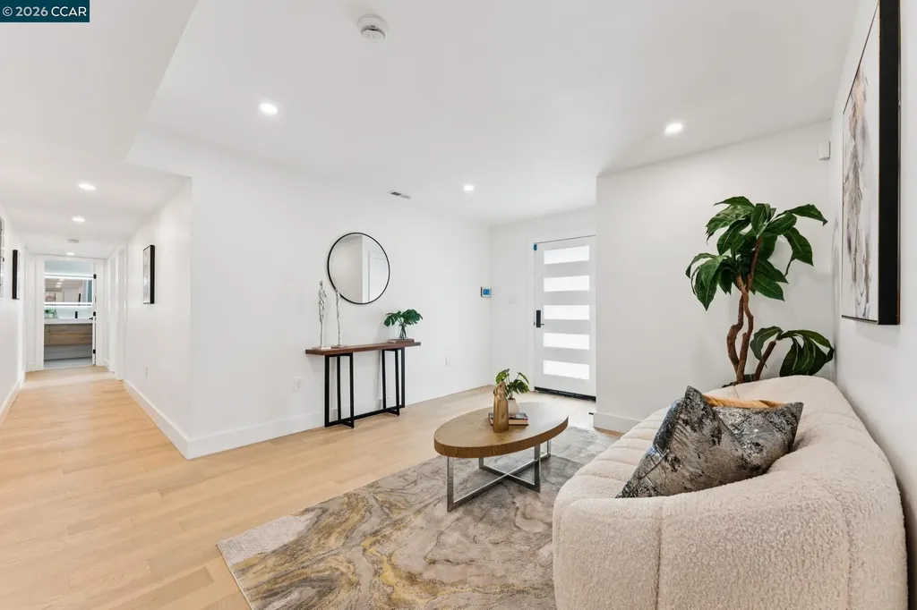 2090 Wrenn Oakland CA 94602