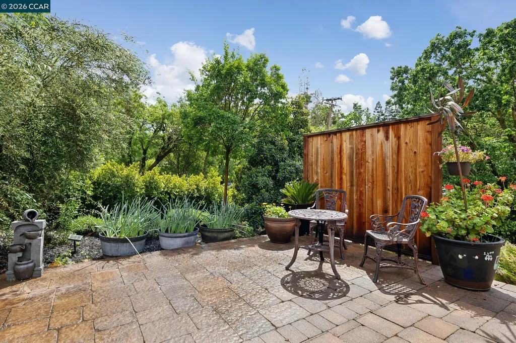 1980 Meadow Road Walnut Creek CA 94595