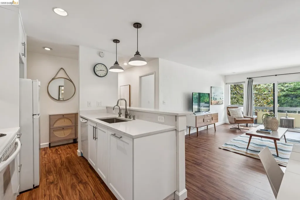 651 Oakland Avenue Oakland CA 94611