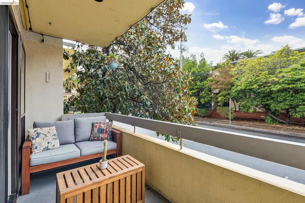 651 Oakland Avenue Oakland CA 94611