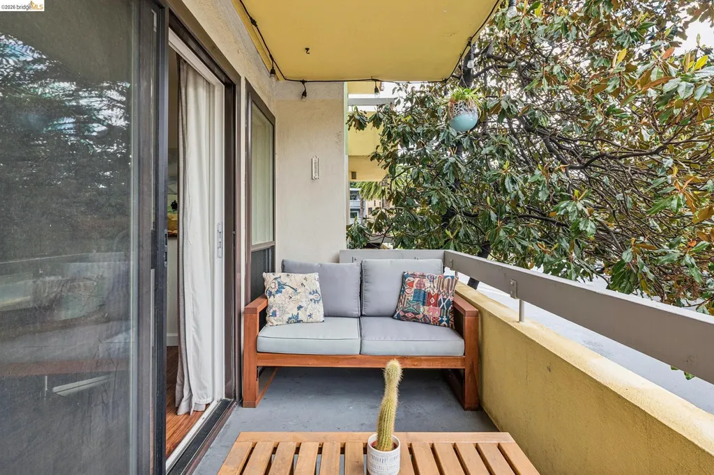 651 Oakland Avenue Oakland CA 94611