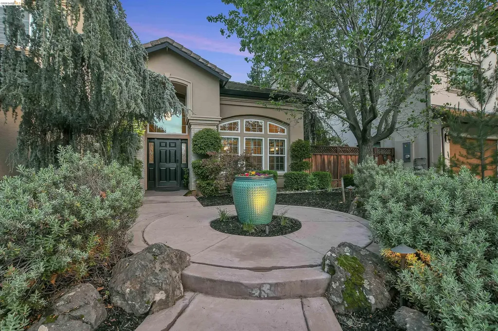 675 Devonshire Loop Brentwood CA 94513