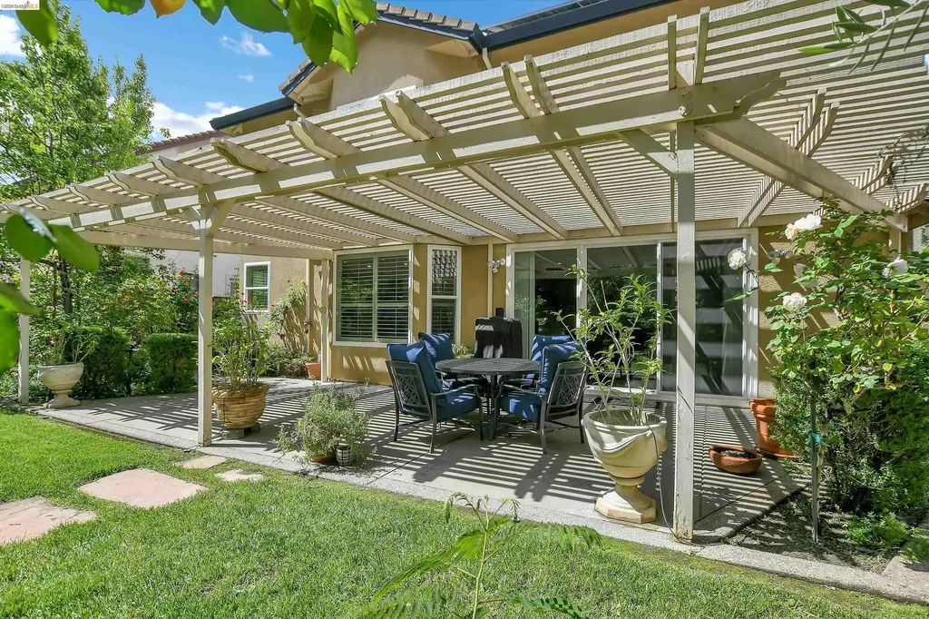 675 Devonshire Loop Brentwood CA 94513