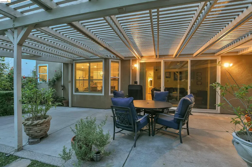 675 Devonshire Loop Brentwood CA 94513