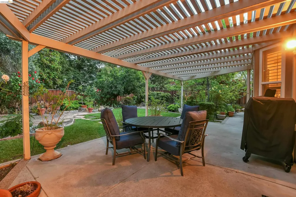 675 Devonshire Loop Brentwood CA 94513
