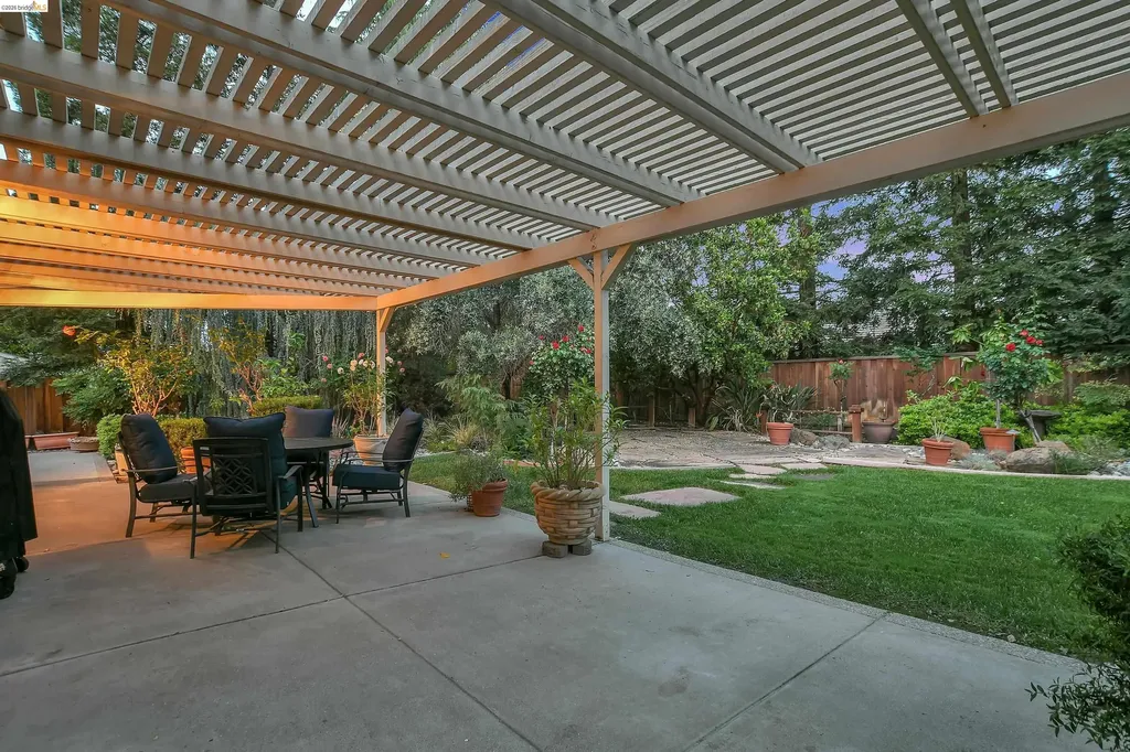 675 Devonshire Loop Brentwood CA 94513