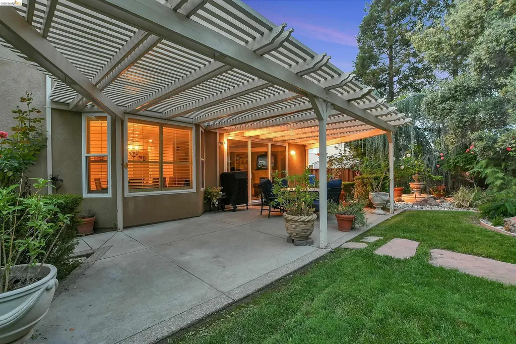 675 Devonshire Loop Brentwood CA 94513