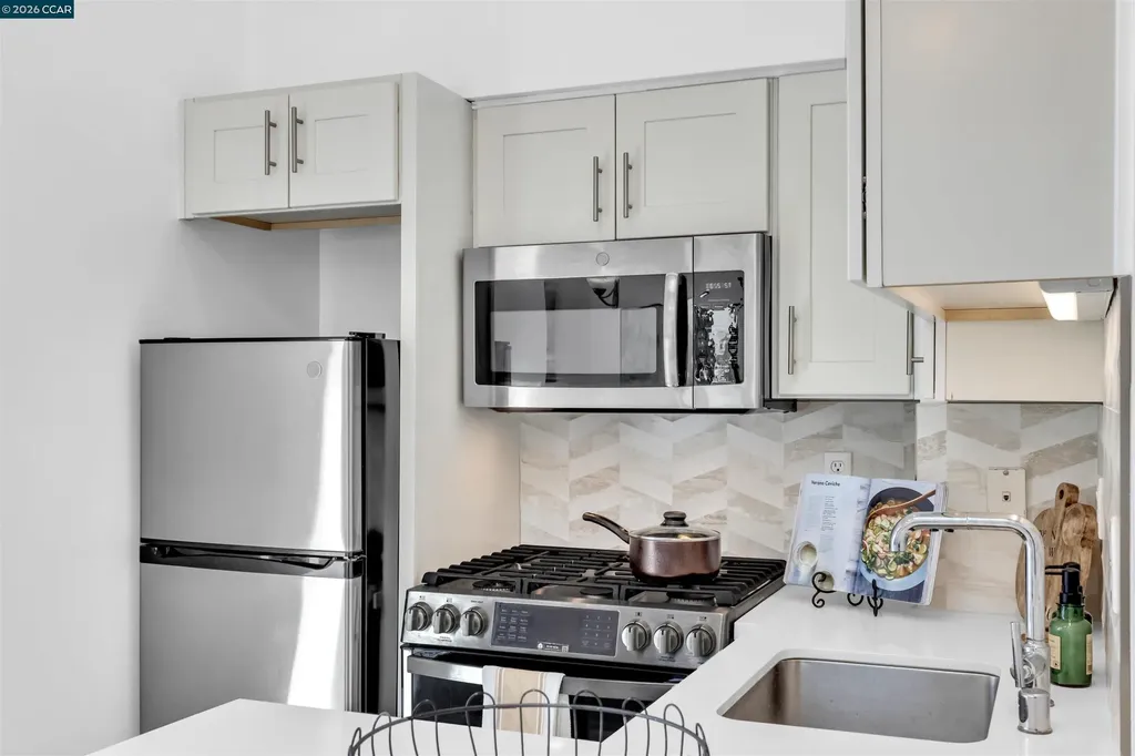 410 Webster Street Oakland CA 94607