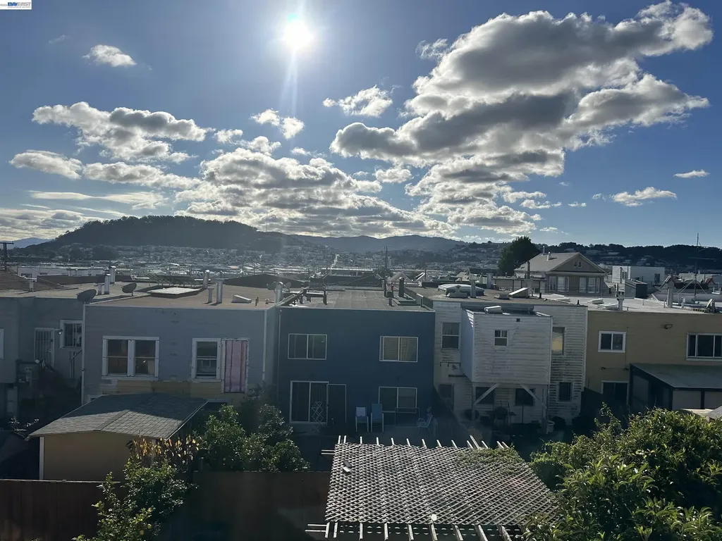 1423 Quesada Avenue San Francisco CA 94124