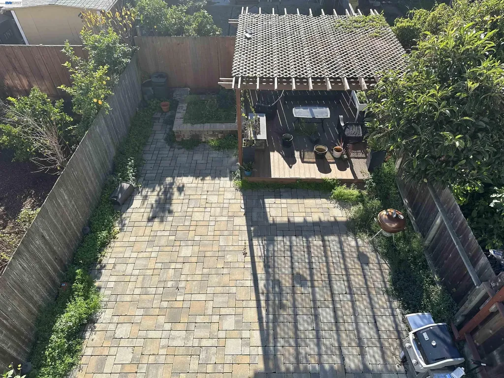 1423 Quesada Avenue San Francisco CA 94124