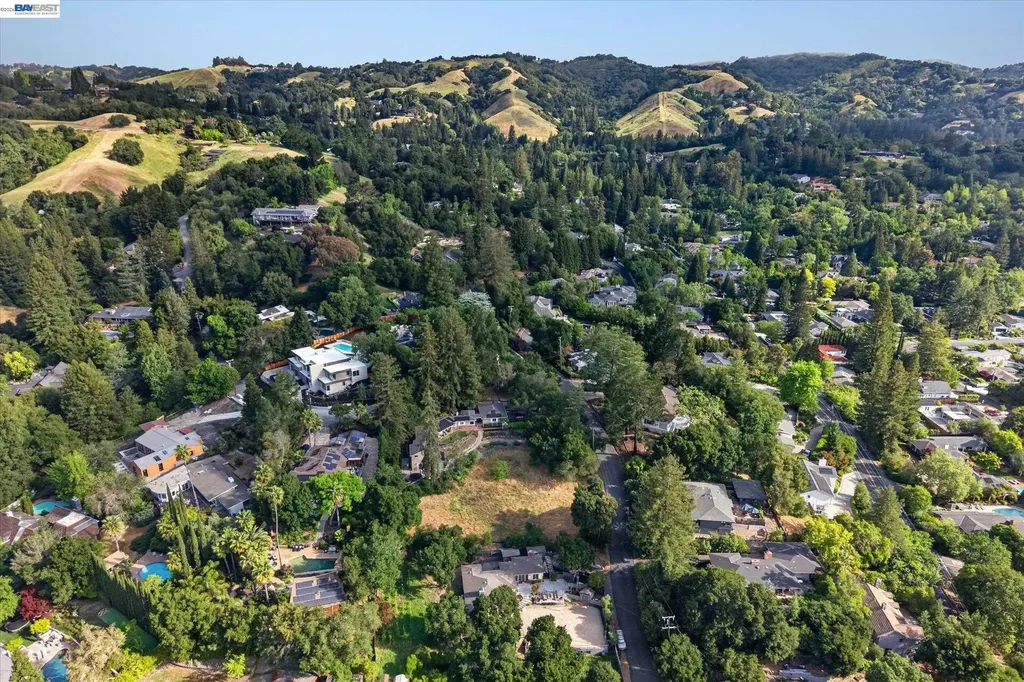 1087 Rahara Dr, A Lafayette CA 94549
