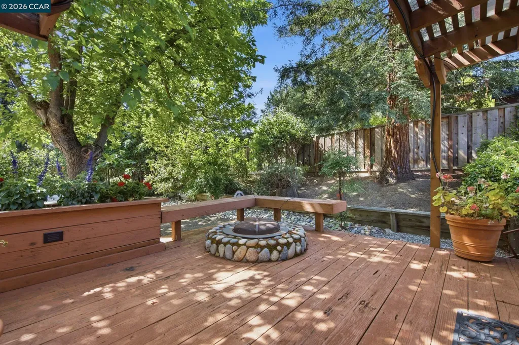 143 Donegal Way Martinez CA 94553