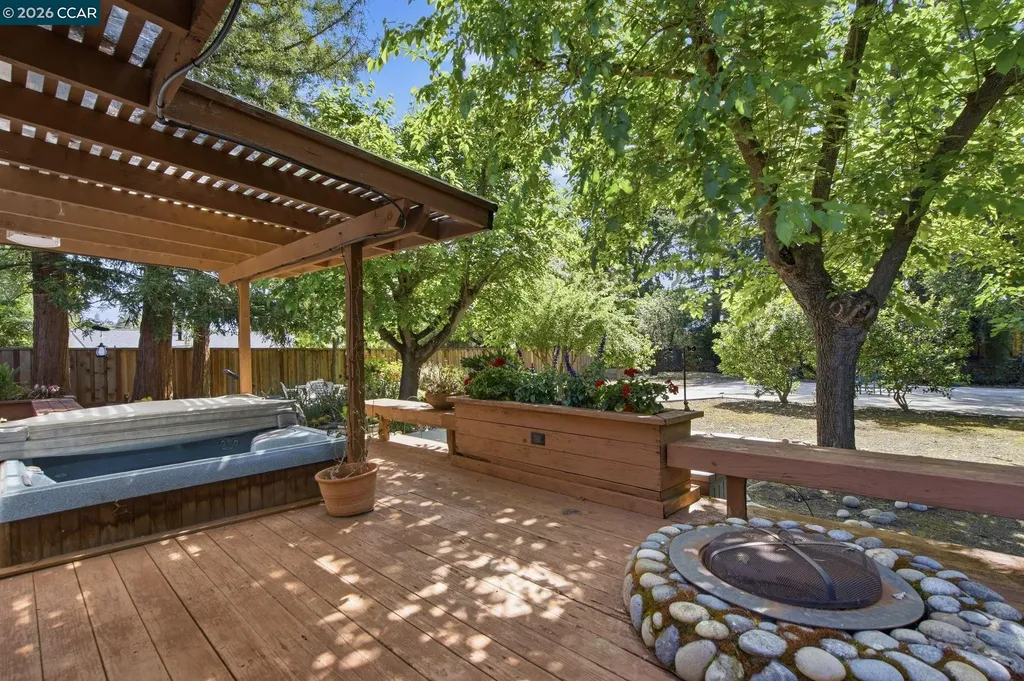 143 Donegal Way Martinez CA 94553