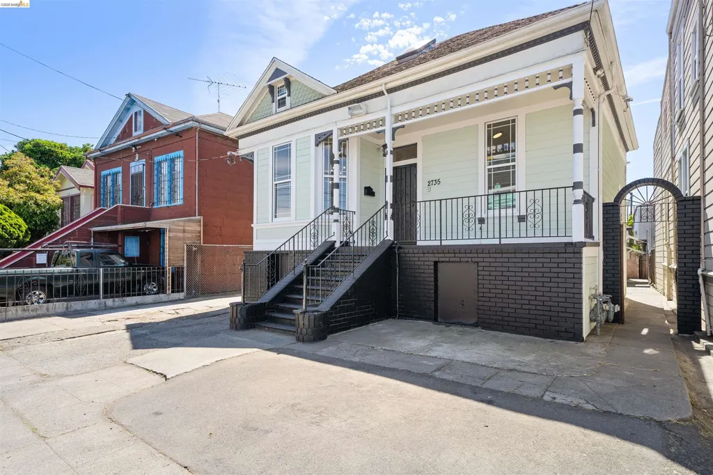 2735 11th Street Oakland CA 94601