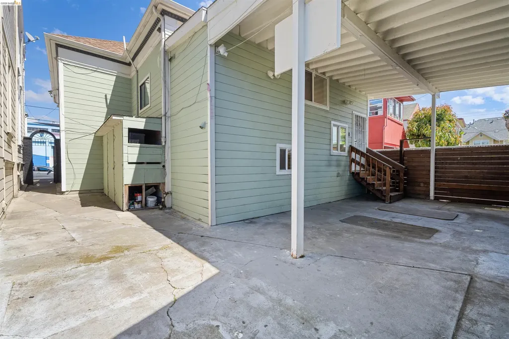 2735 11th Street Oakland CA 94601