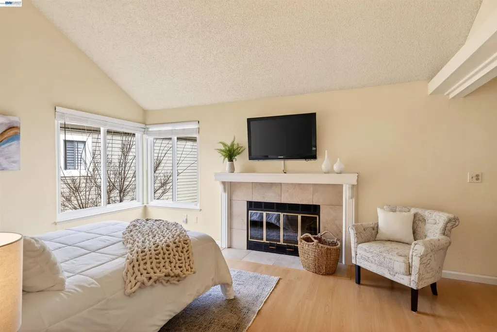 137 Parfait Lane Alameda CA 94502