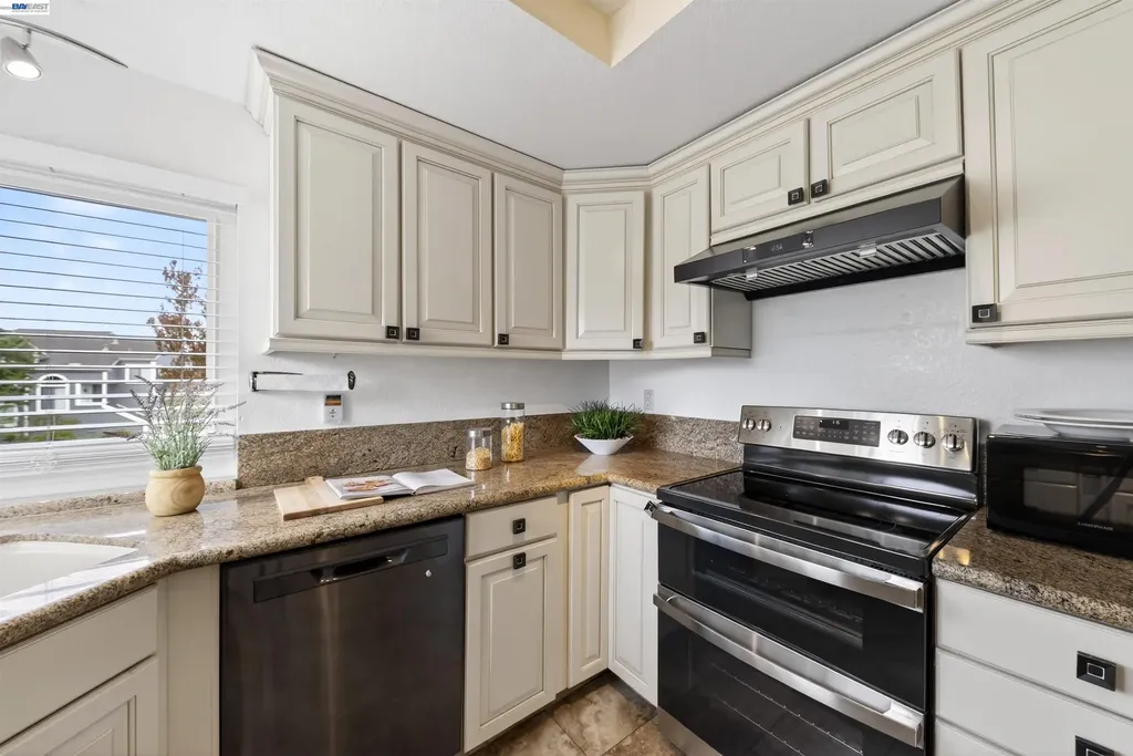137 Parfait Lane Alameda CA 94502