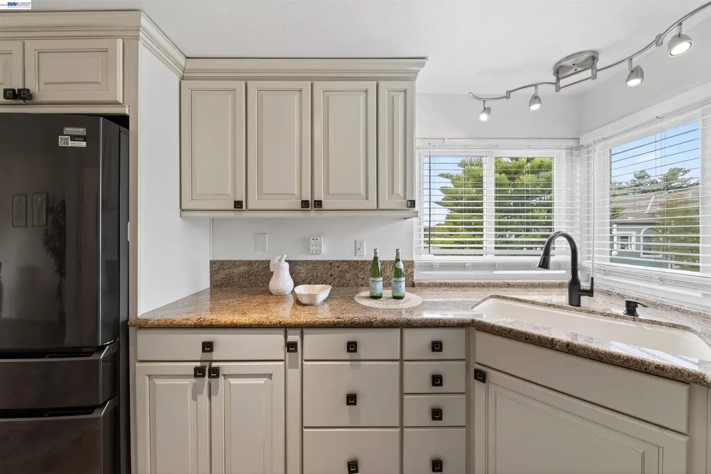 137 Parfait Lane Alameda CA 94502