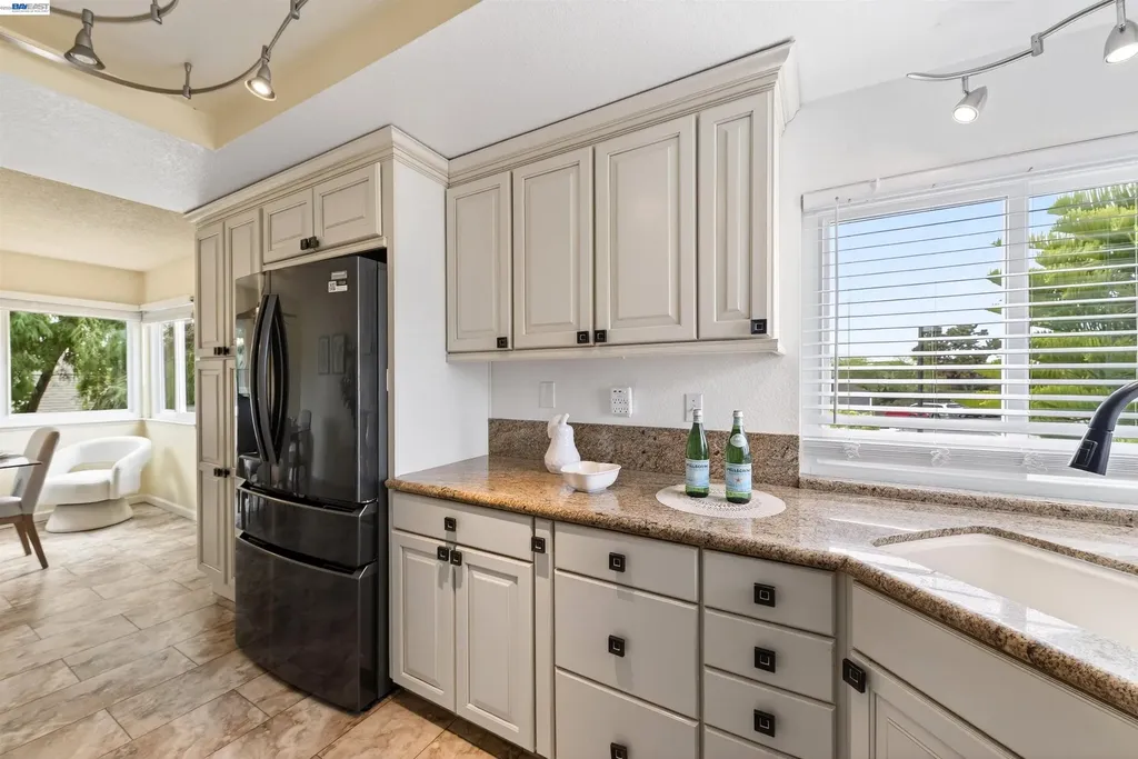 137 Parfait Lane Alameda CA 94502