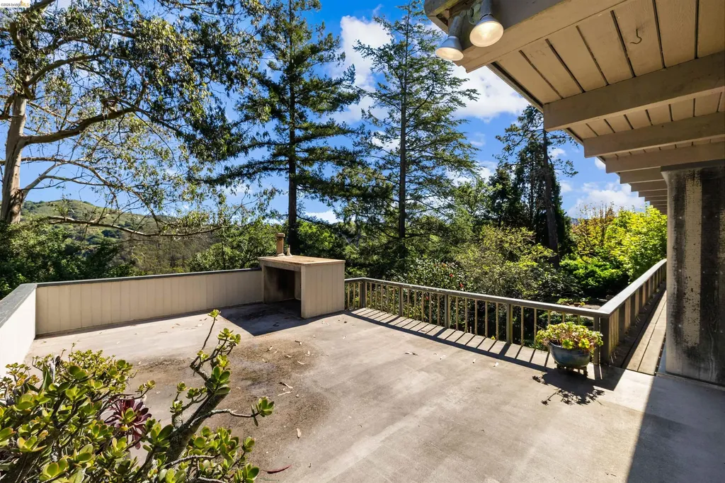 205 Lake Drive Kensington CA 94708